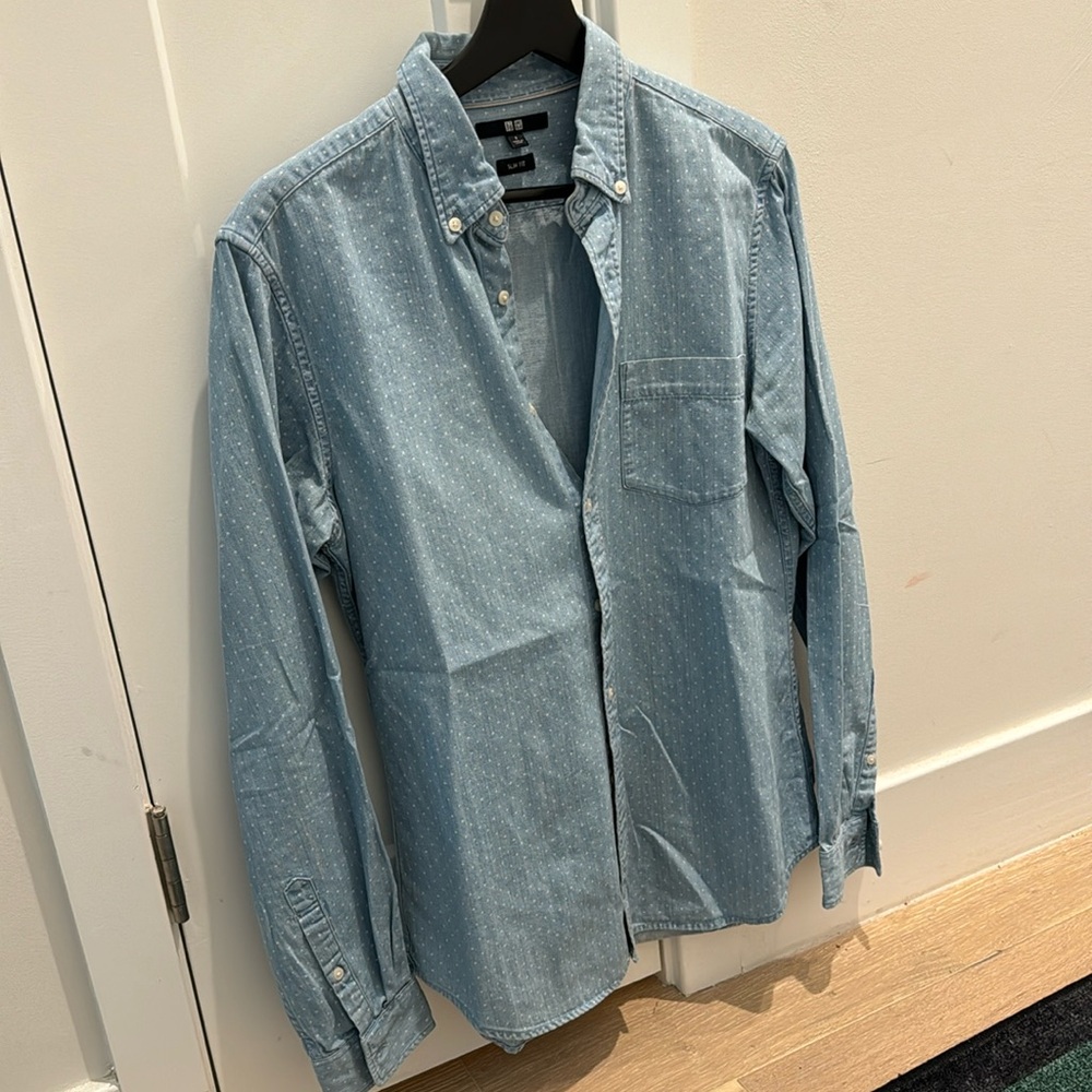 Men’s Uniqlo long sleeve shirt slim fit small blue pattern